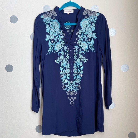 Solitaire Floral Embroidered V-neck Tunic - Picture 2 of 7